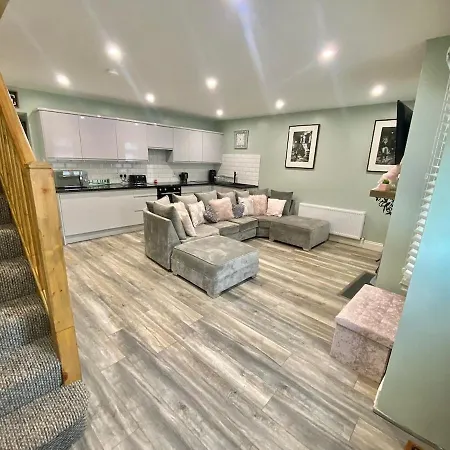 Cosy Three Bedroom House In Ballingarry Limerick Near Adare *
