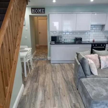 Cosy Three Bedroom House In Ballingarry Limerick Near Adare *